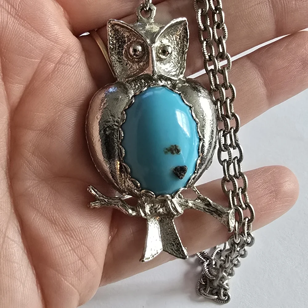 Vintage owl necklace silver tone turquoise blue color cabochon bird long